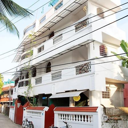 I - One'S Home Stay Kochi Bagian luar foto