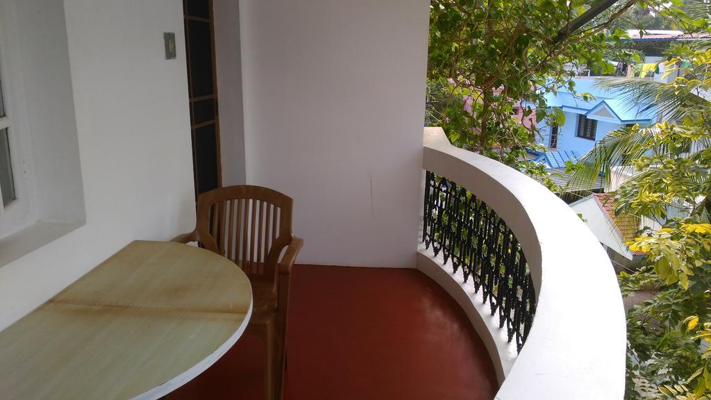 I - One'S Home Stay Kochi Bagian luar foto