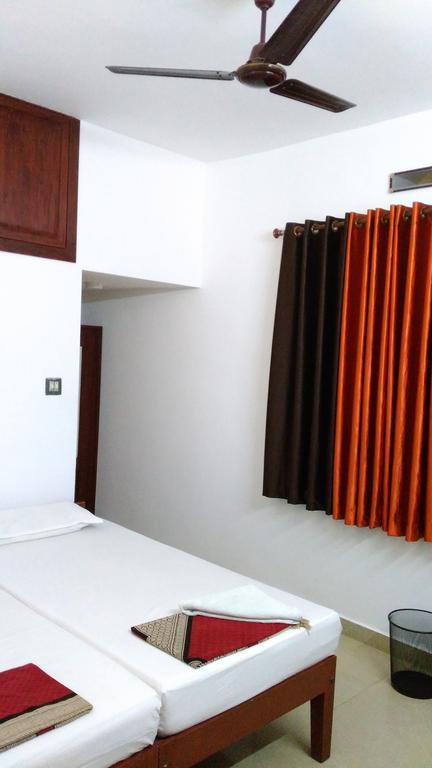 I - One'S Home Stay Kochi Bagian luar foto