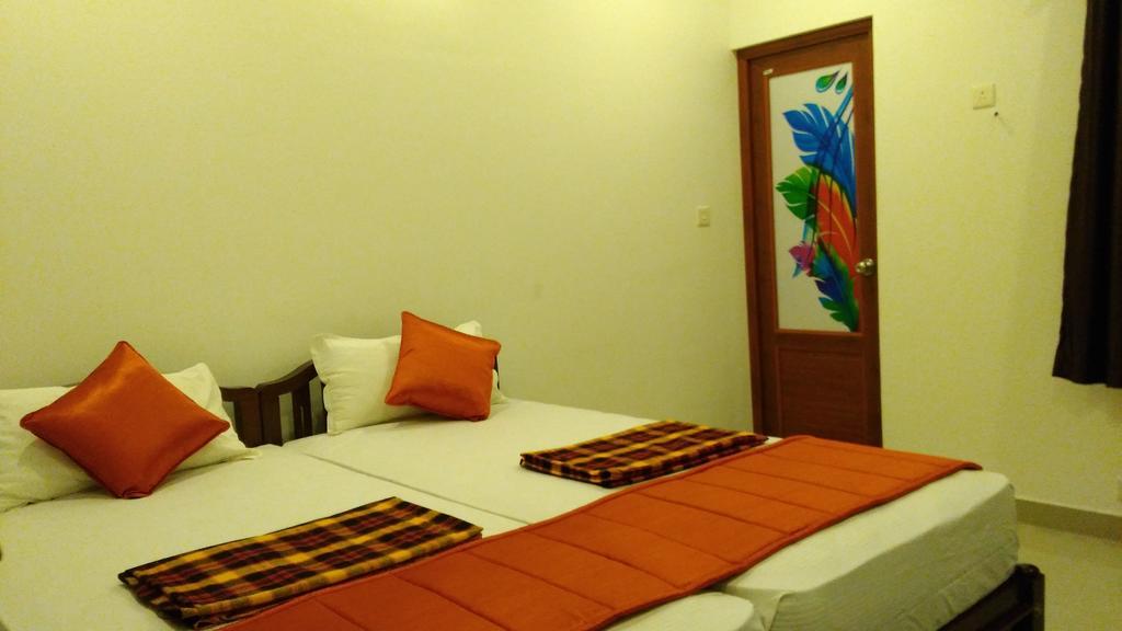 I - One'S Home Stay Kochi Bagian luar foto