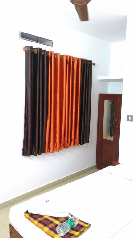 I - One'S Home Stay Kochi Bagian luar foto