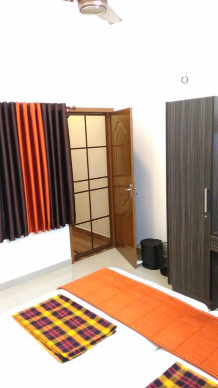 I - One'S Home Stay Kochi Bagian luar foto